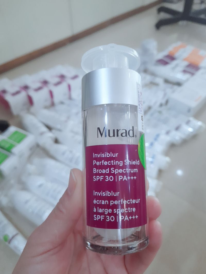 Murad Invisiblur Perfecting Shield Broad Spectrum SPF 30 PA +++ 2